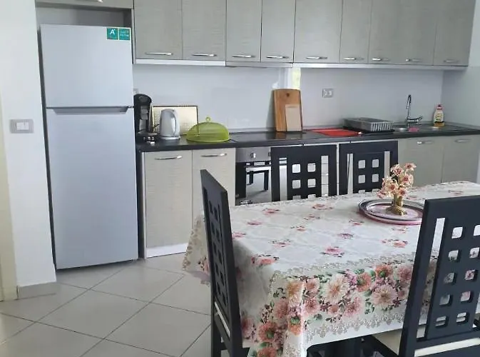 Orikum Apartments *