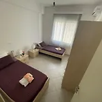 Orikum Apartments *
