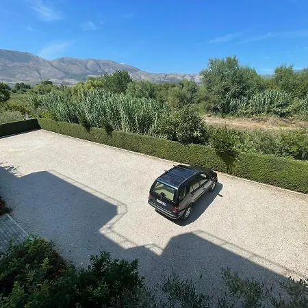 アパート Orikum Apartments オリクム