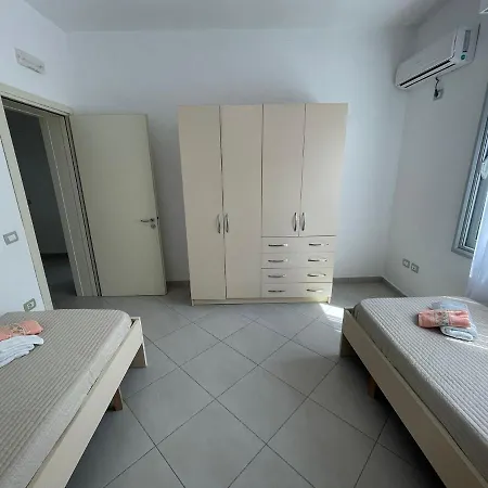 Orikum Apartments *