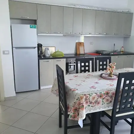 Orikum Apartments *